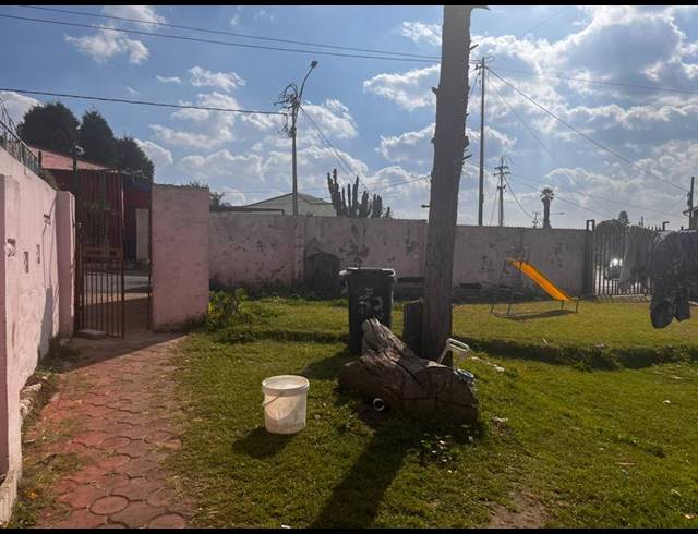 5 BEDROOM HOUSE FOR SALE IN WEST TURFFONTEIN